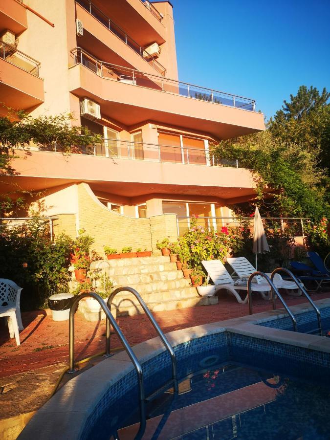 Appartamento Complex Karia III Kavarna Esterno foto